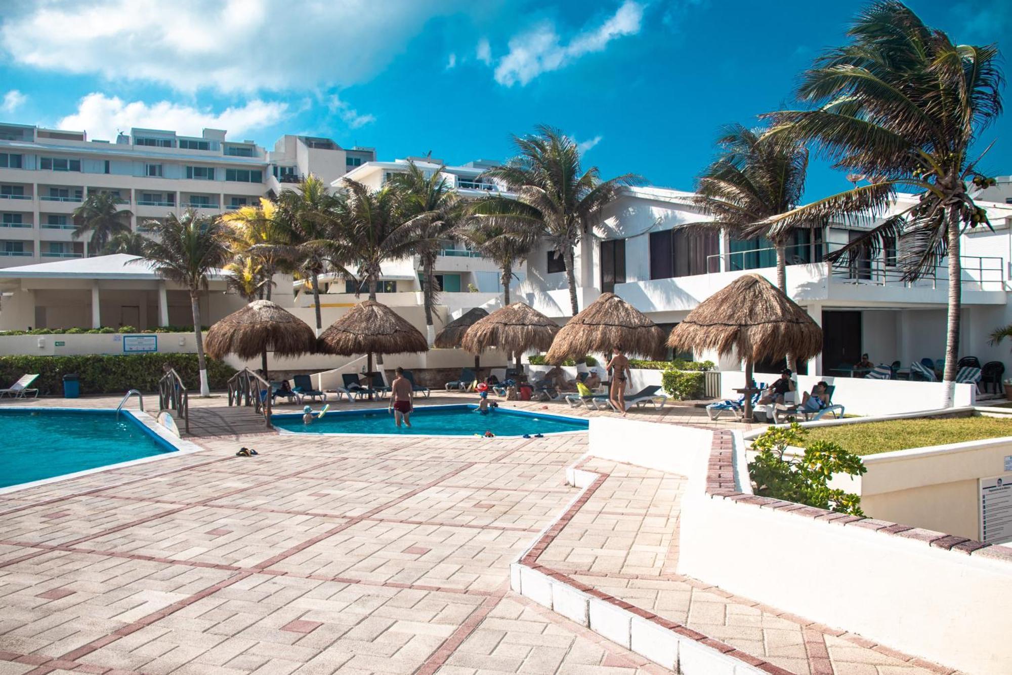 Beachfront Apartments 坎昆 外观 照片